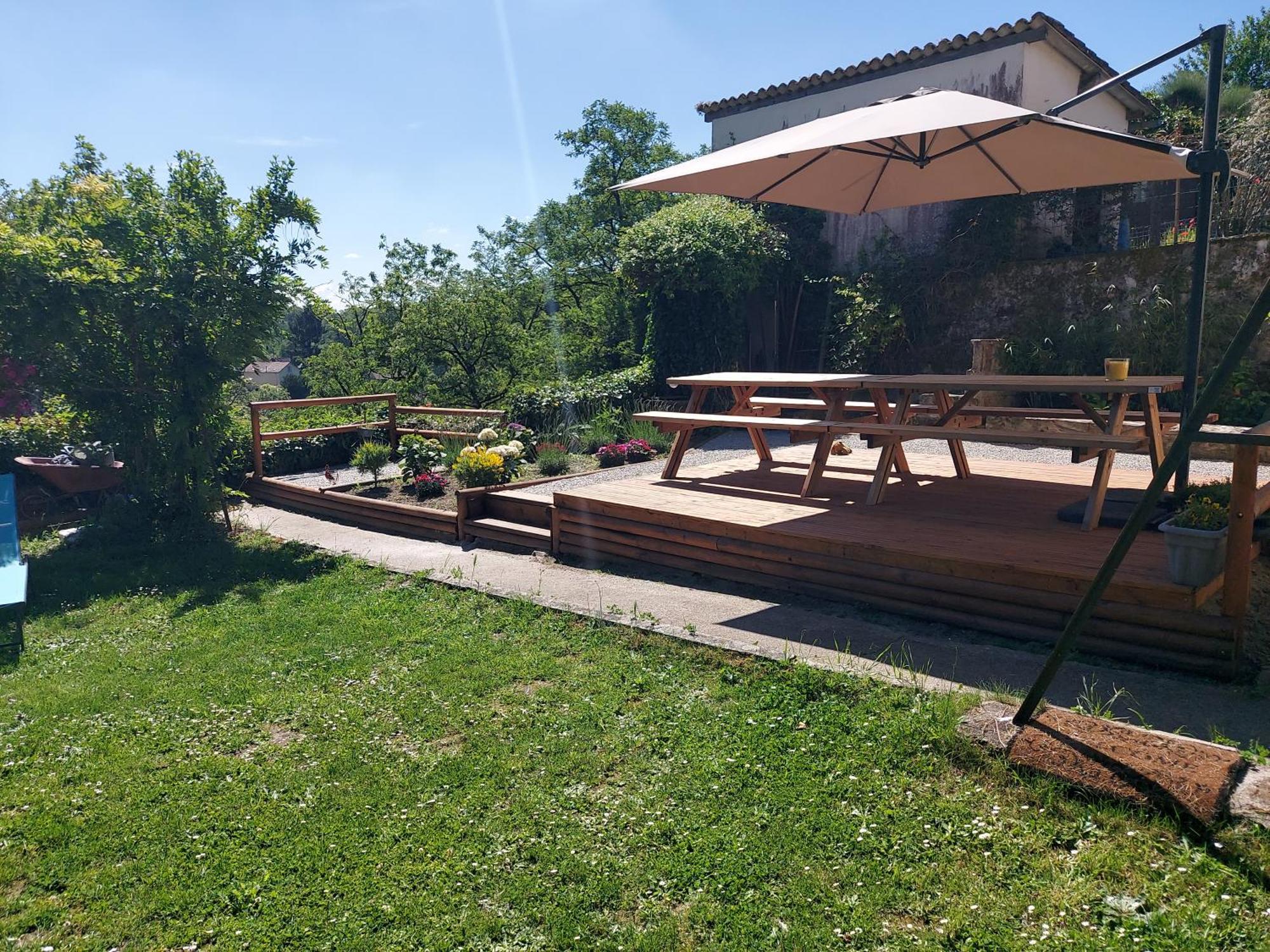 Charming Two Bedroom Gite With Beautiful Gardens Confolens Exteriér fotografie