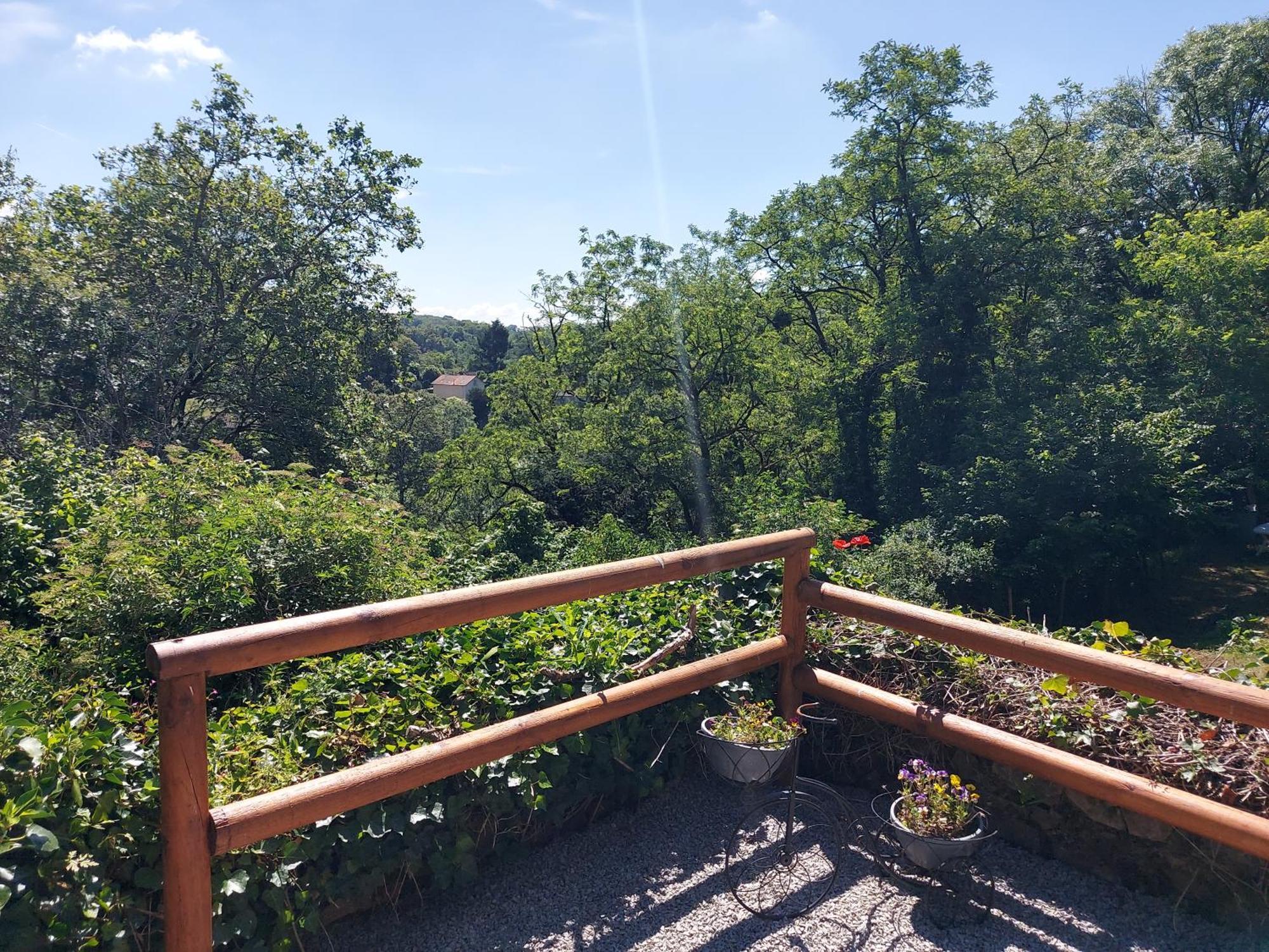 Charming Two Bedroom Gite With Beautiful Gardens Confolens Exteriér fotografie