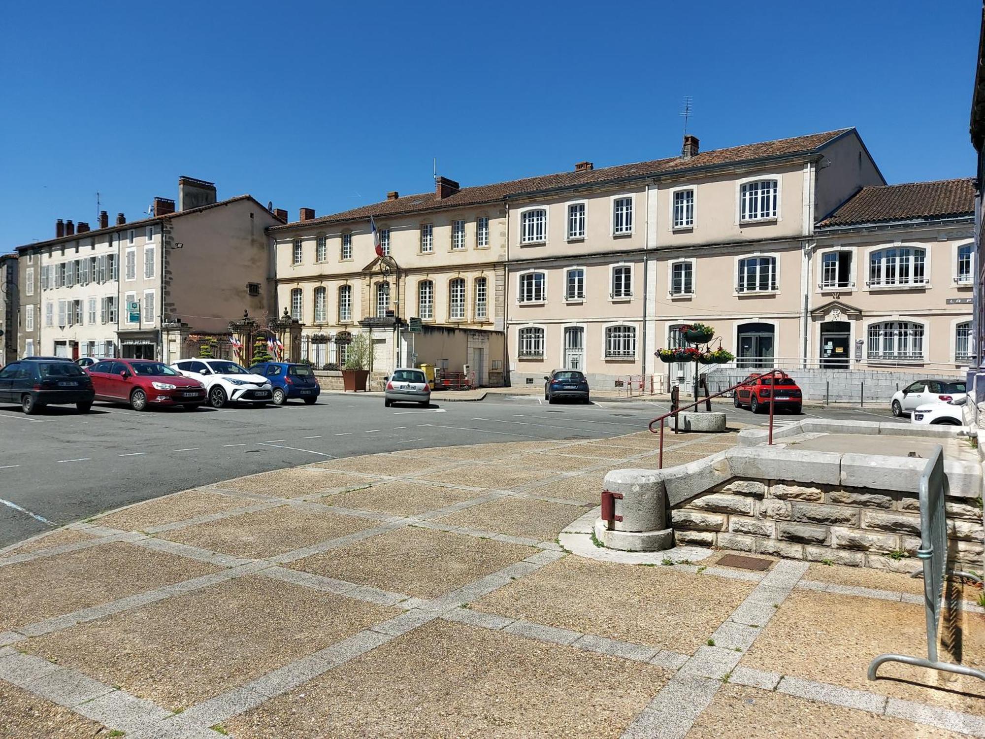 Charming Two Bedroom Gite With Beautiful Gardens Confolens Exteriér fotografie